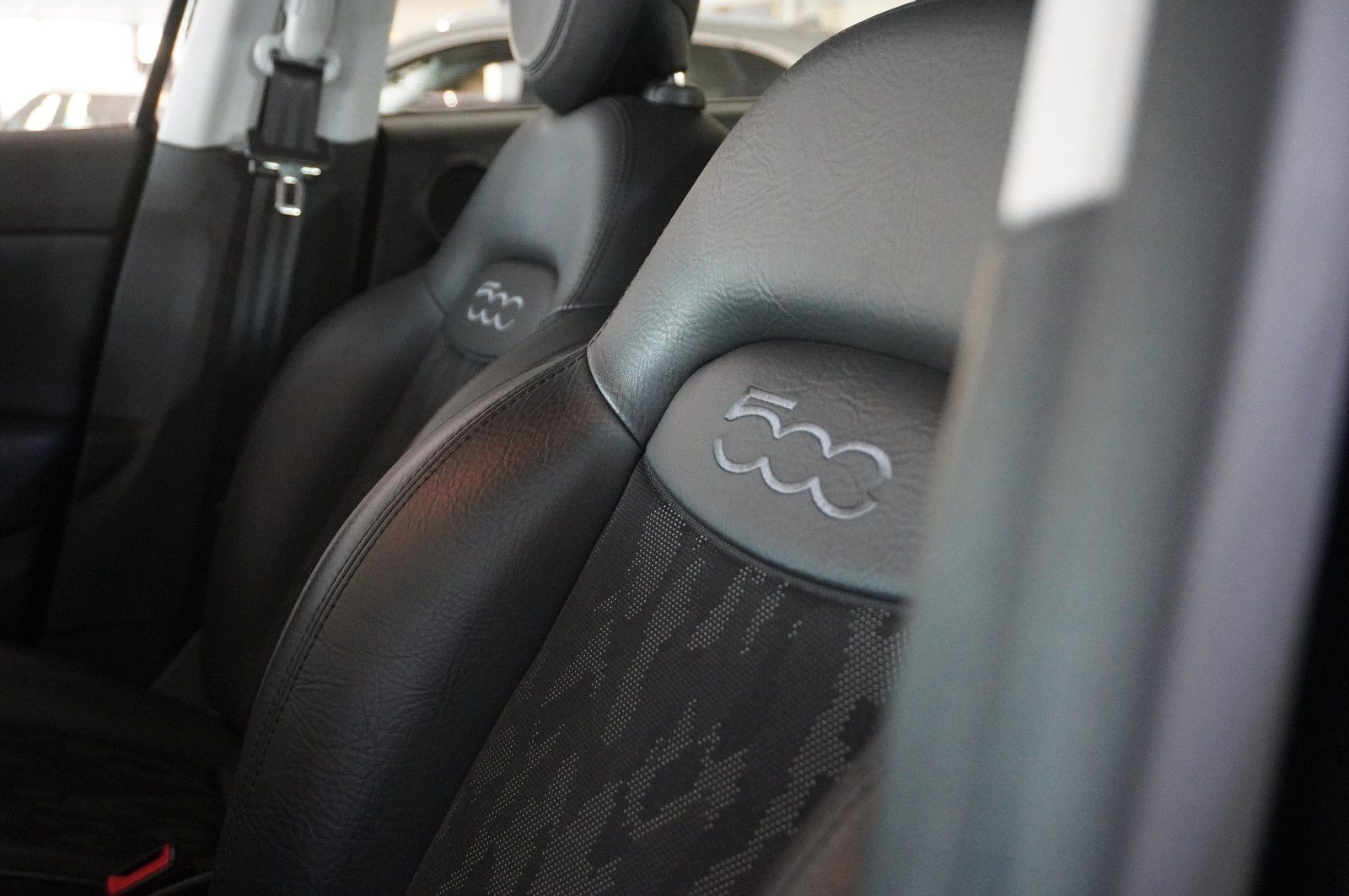 Fahrzeugabbildung Fiat 500X 1.3T CROSS DCT NAVI/LED/PDC/SPORT/TEMP/DAB+