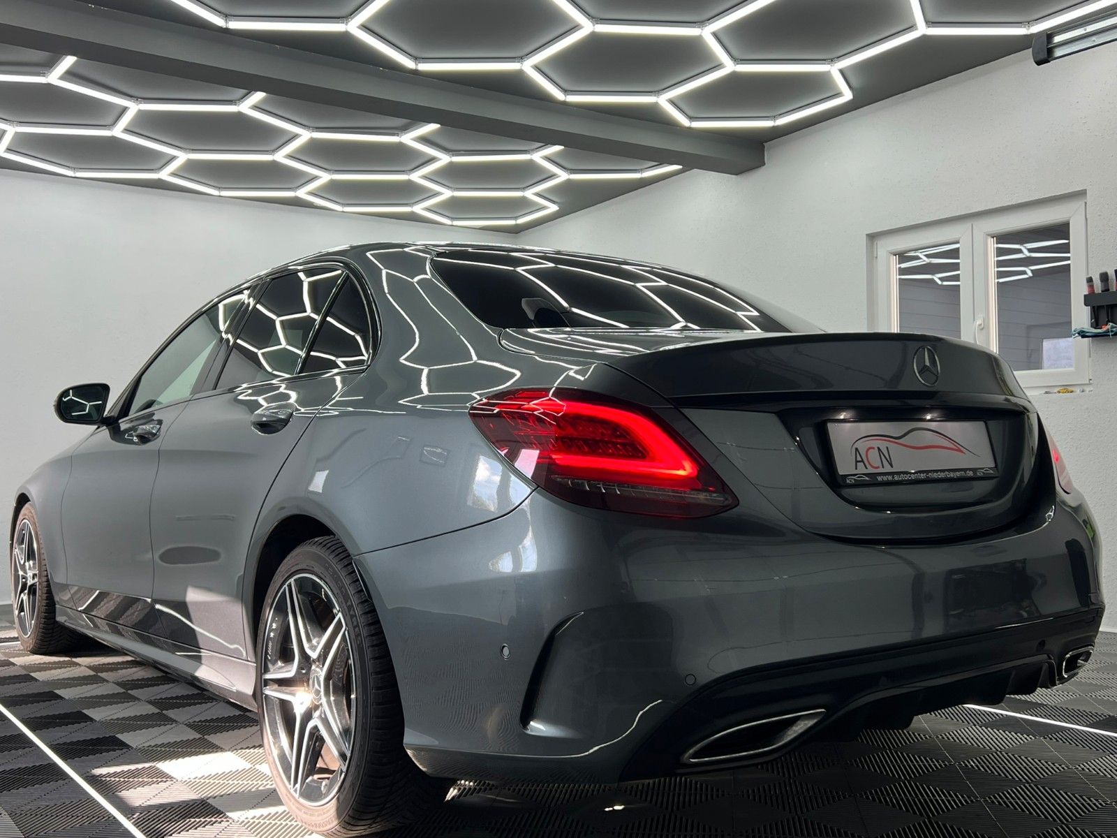 Fahrzeugabbildung Mercedes-Benz C 300 d Lim. AMG-LINE/COMAND/KAM/VIRCO/AMBI+