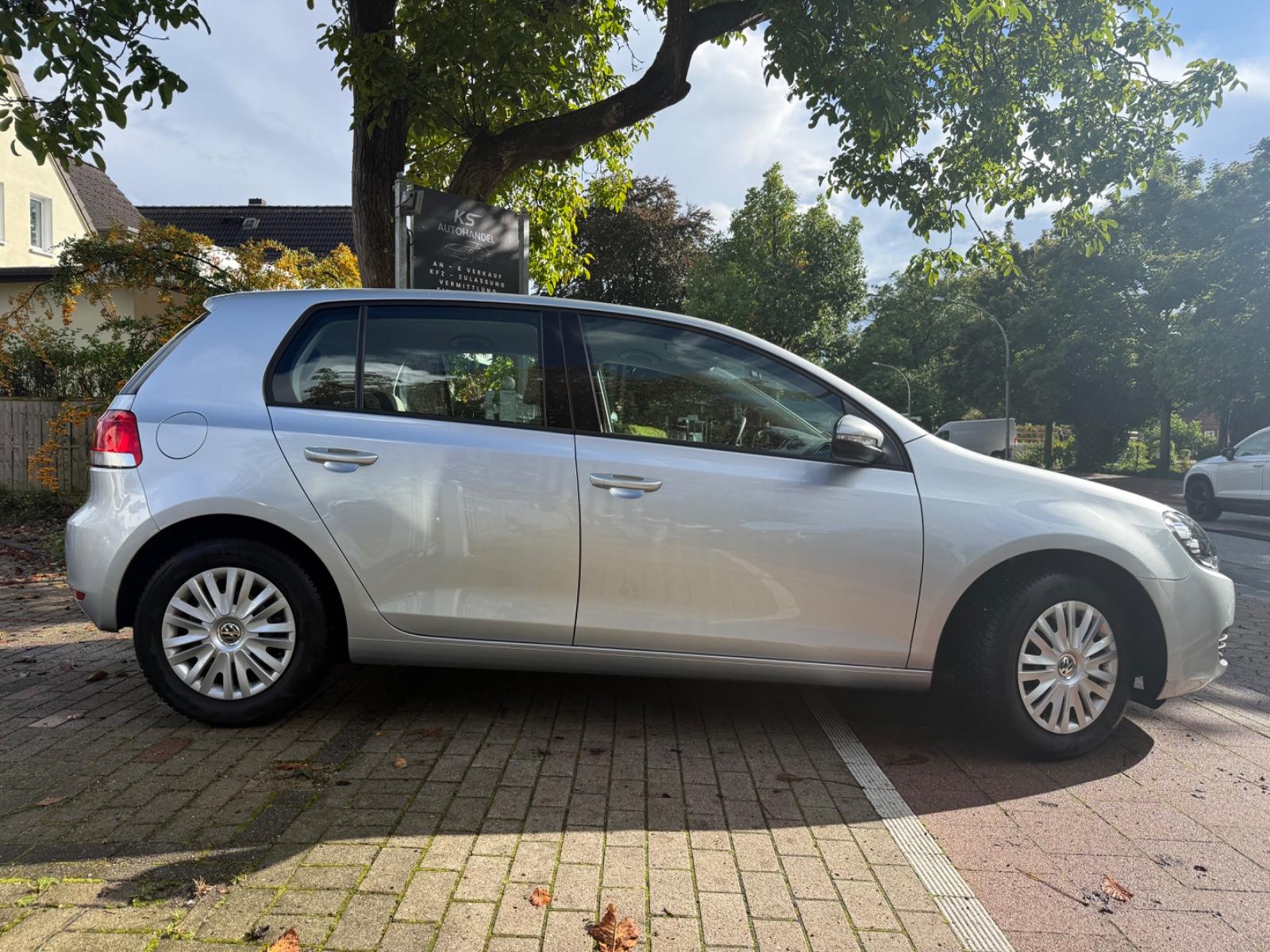 Volkswagen Golf VI MIT WENIG KILOMETER/GARANTIE/UNFALLFREI