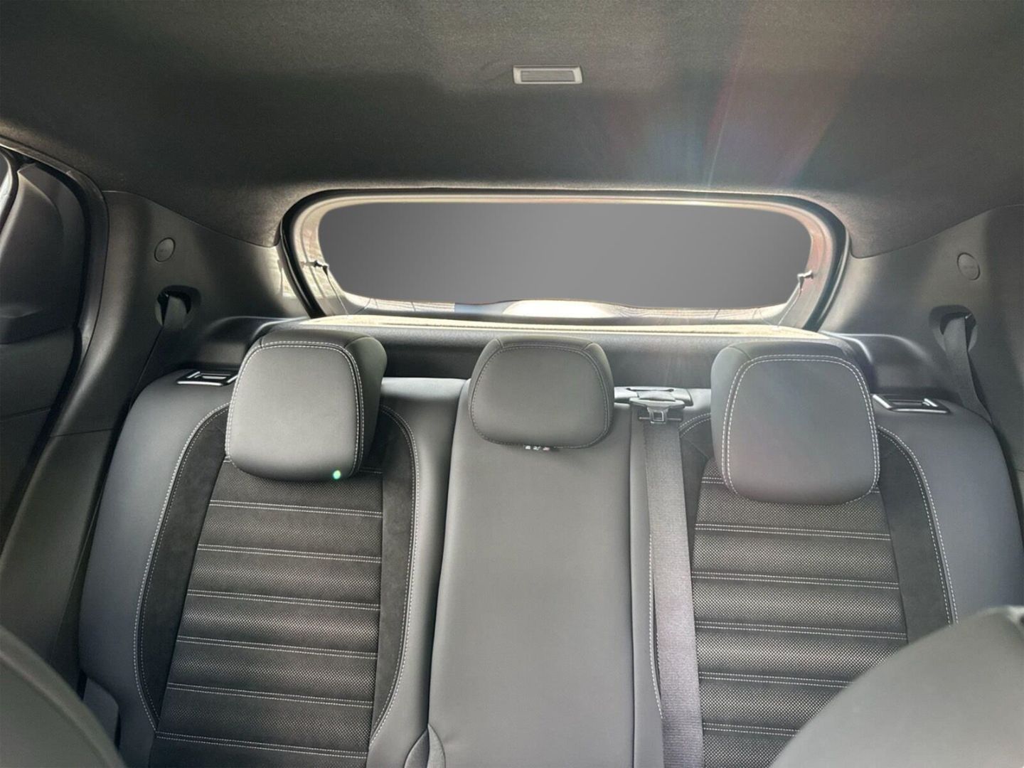 Fahrzeugabbildung Alfa Romeo Junior Ibrida Sport Speciale 1,2 VGT 107kW MY26