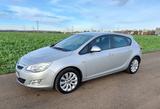 Opel Astra J 1.4 Turbo Edition "Checkheft" PDC*S - Opel Astra aus 2010: Turbo