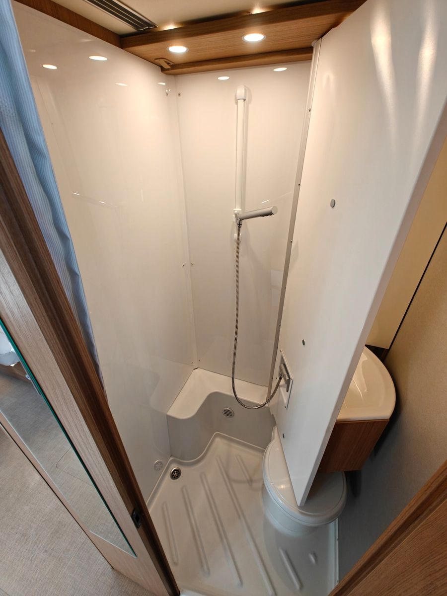 Fahrzeugabbildung Bürstner Lyseo TD Gallery 649 G Harmony Line - Backofen!