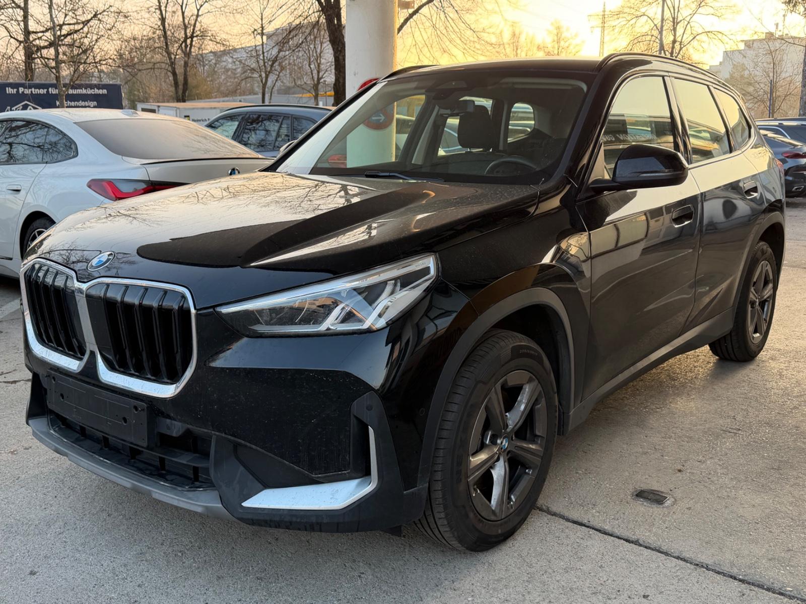 BMW X1 20i sDrive*LED*AHK*