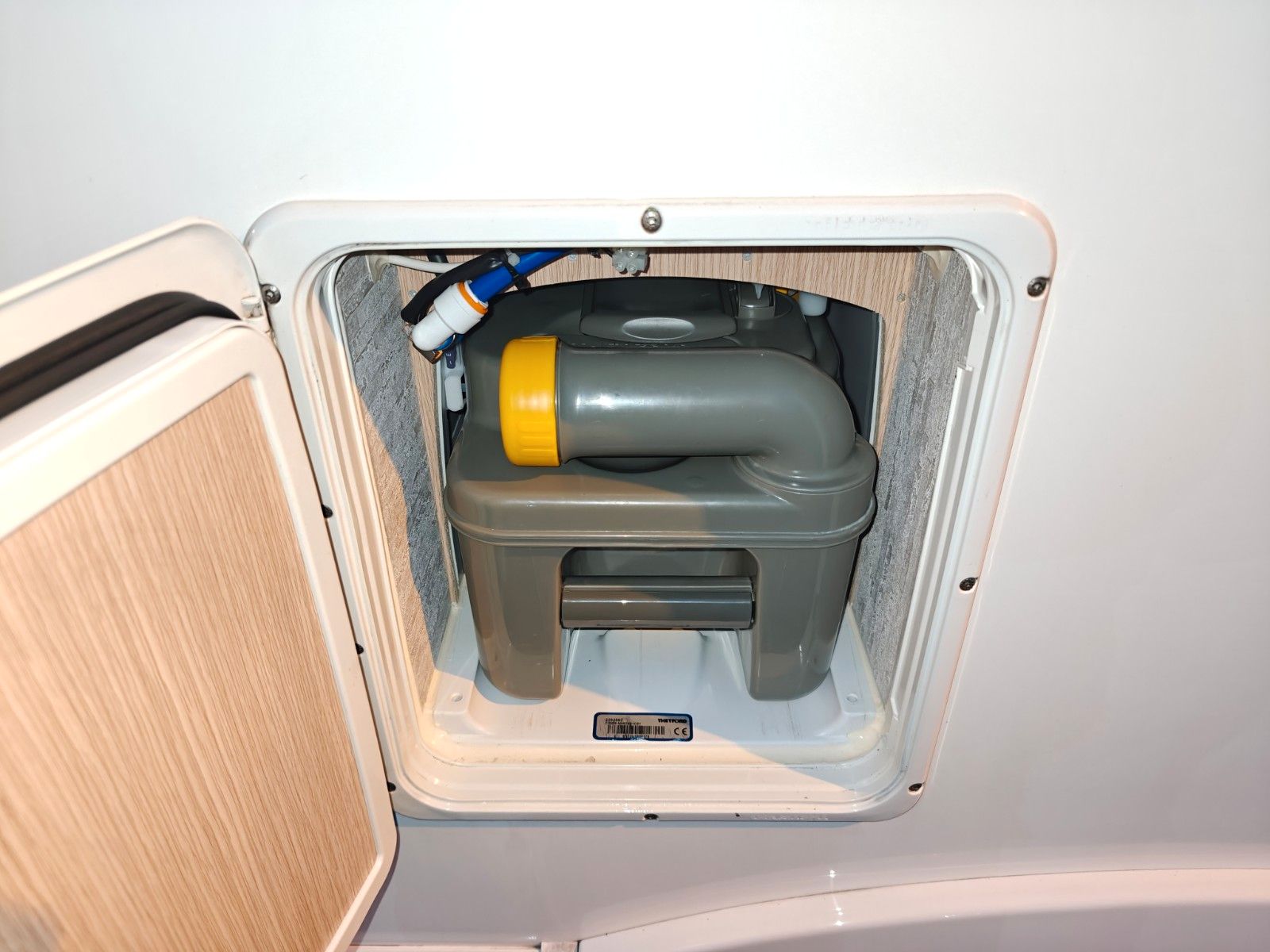 Fahrzeugabbildung XGO Dynamic 95 P - Autom. SAT, TV, Einzelbetten -