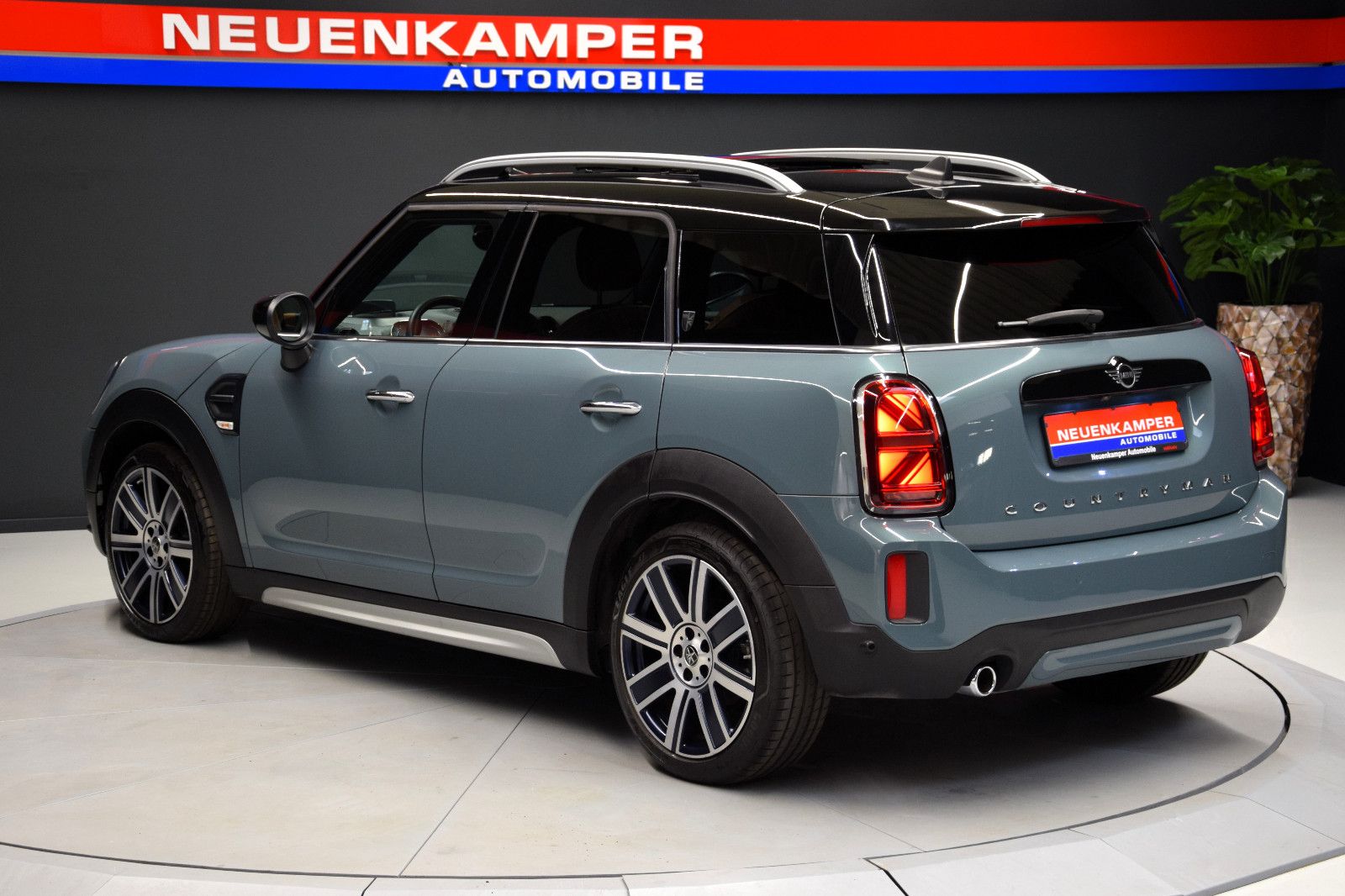 Fahrzeugabbildung MINI Cooper Countryman Yours Trim Pano Leder-braun