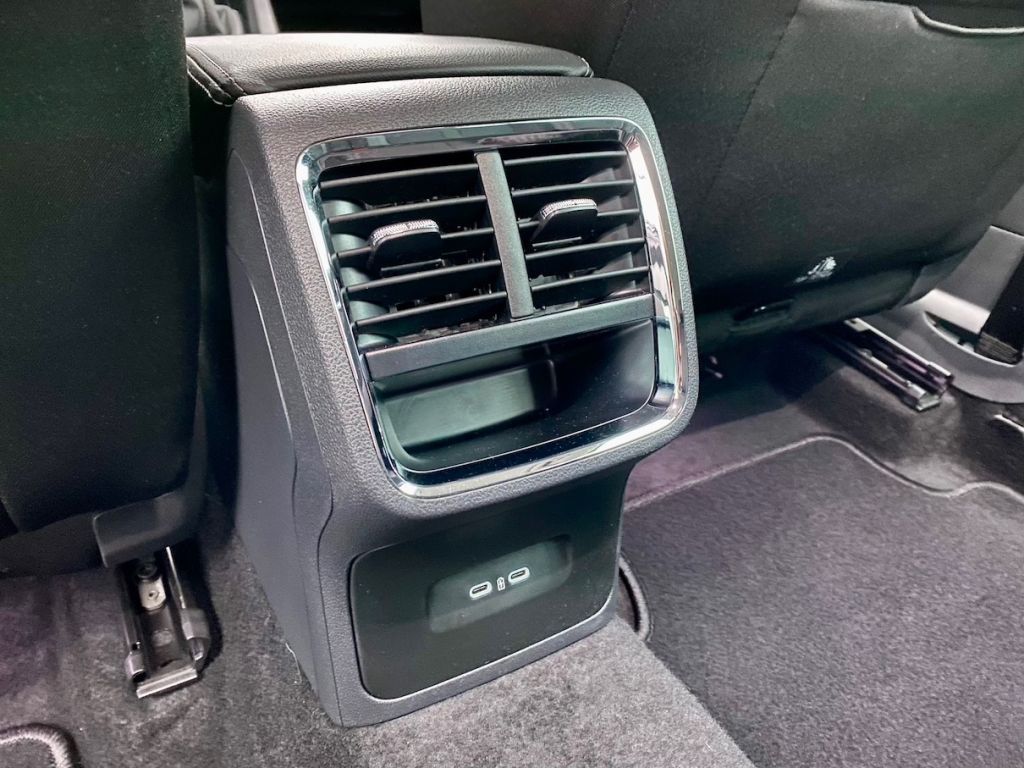 Fahrzeugabbildung SKODA Octavia Combi 2.0 TDI Style AAC NAVI LED HEAD UP