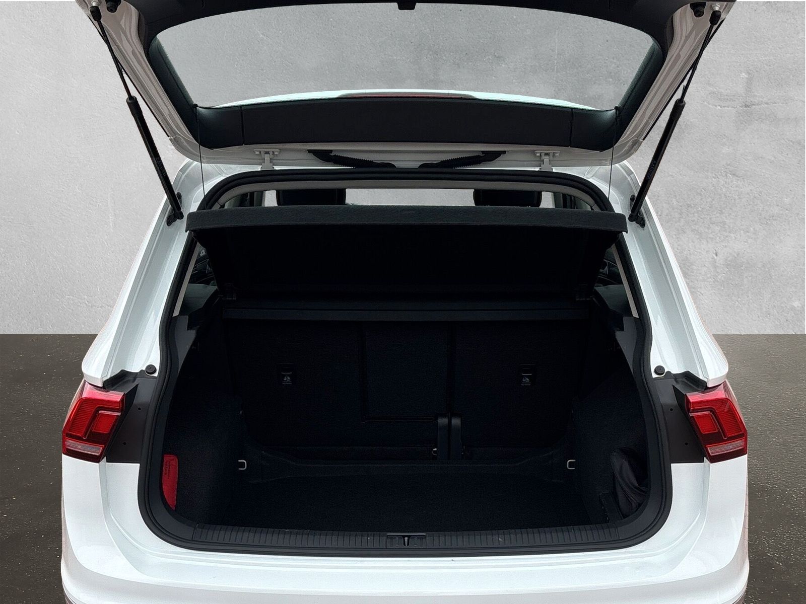 Fahrzeugabbildung Volkswagen Tiguan Life 1.5 TSI RFK Matrix-LED