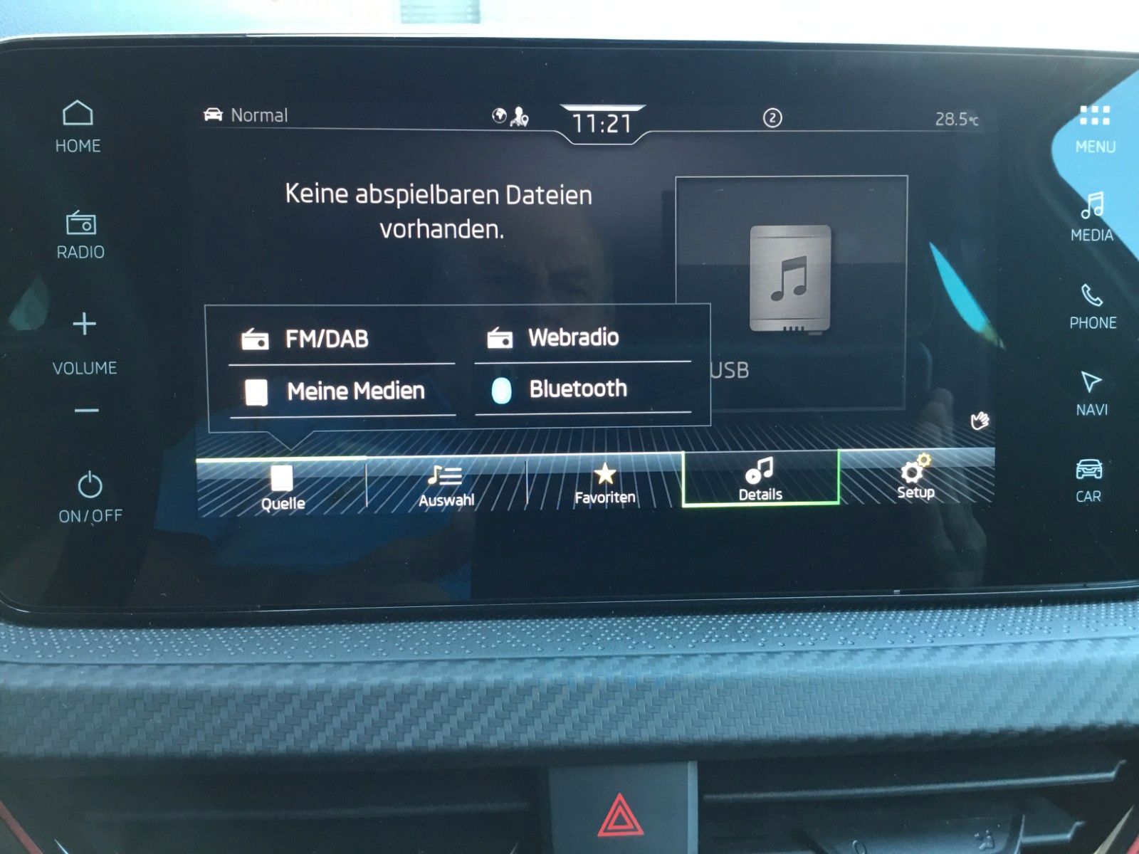 Fahrzeugabbildung SKODA Kamiq 1.5 TSI DSG Monte Carlo+AHK+Navi+Kamera