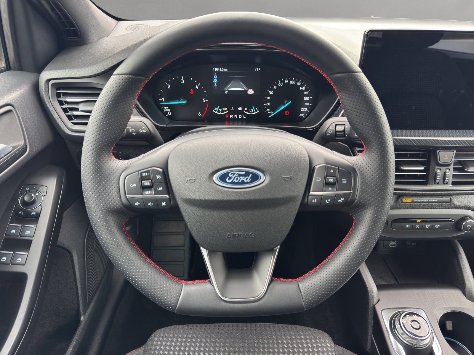 Fahrzeugabbildung Ford Focus 1.5 ST-Line Aut./LED/KAMERA/TEMPOMAT/NAVI/