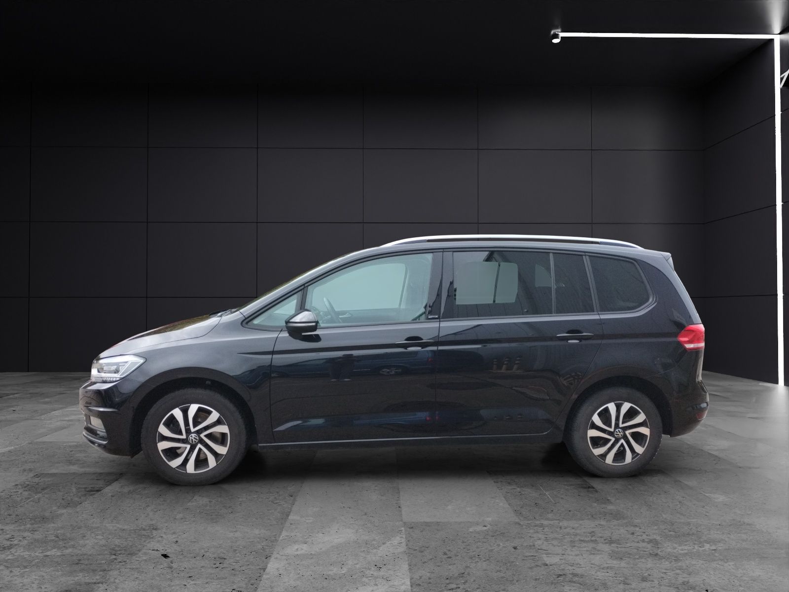 Fahrzeugabbildung Volkswagen Touran TSI Active STH LED Navi ACC Park-Assist S