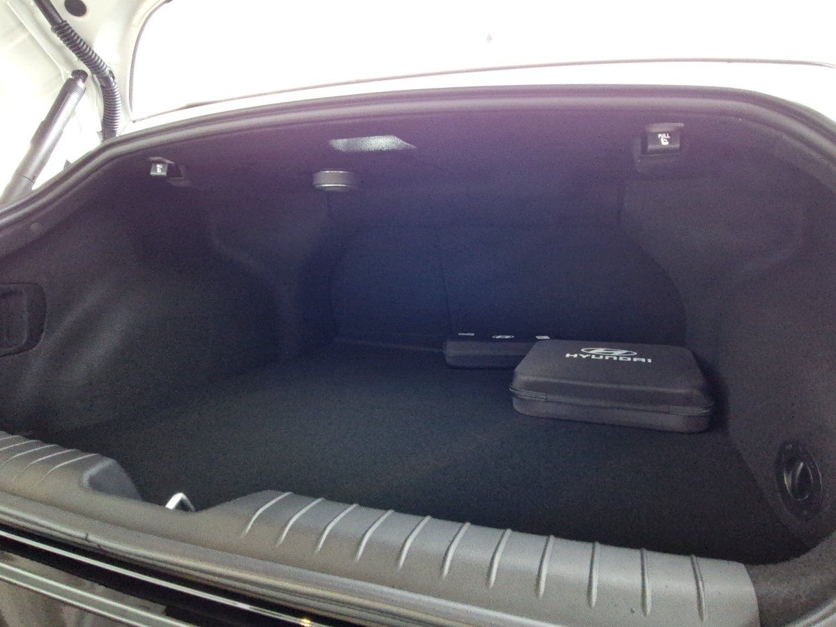 Hyundai IONIQ 6 – Bild 14