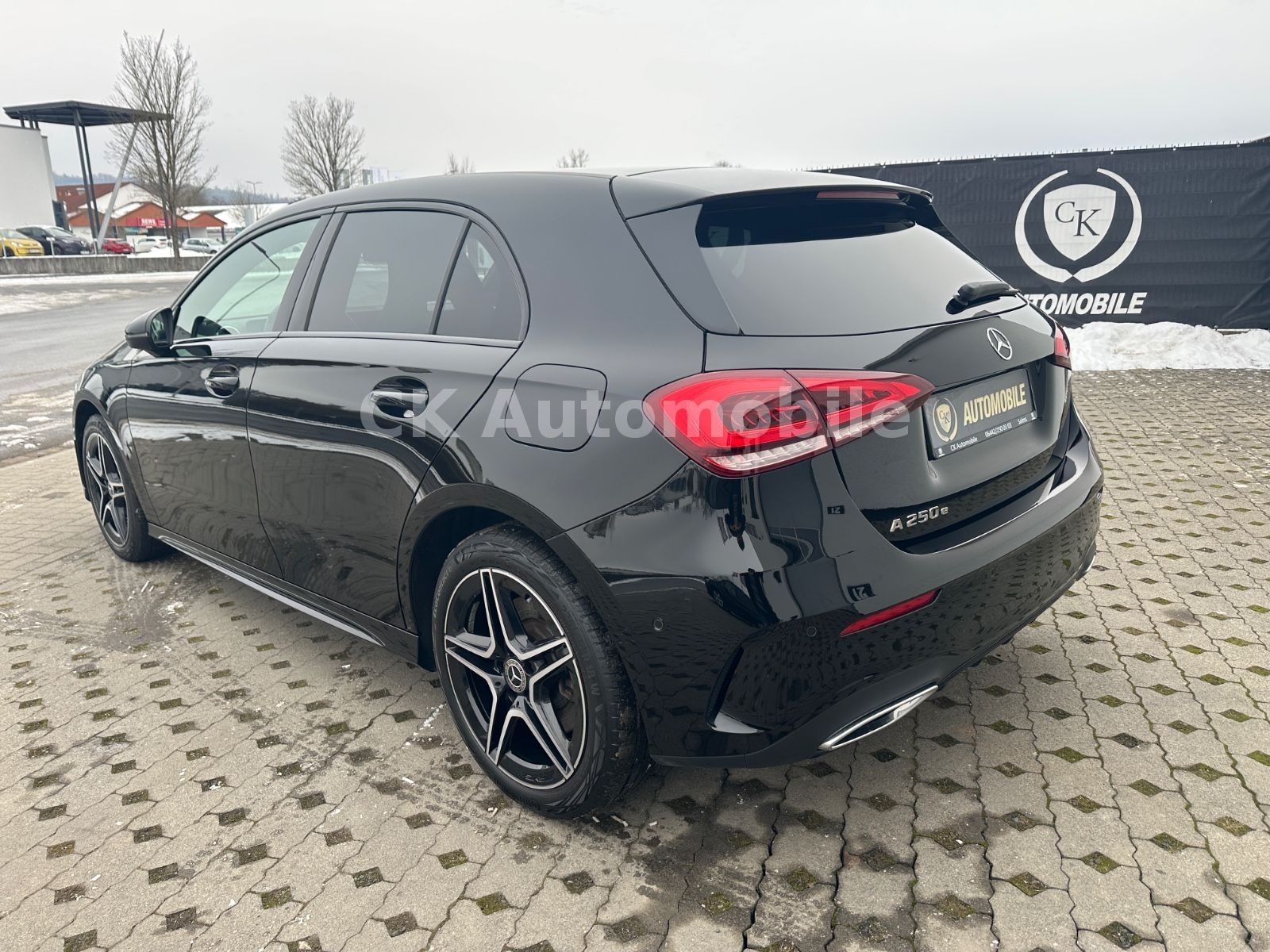 Fahrzeugabbildung Mercedes-Benz A 250e AMG-Line/Night-Paket/Navi/LED/Kamera