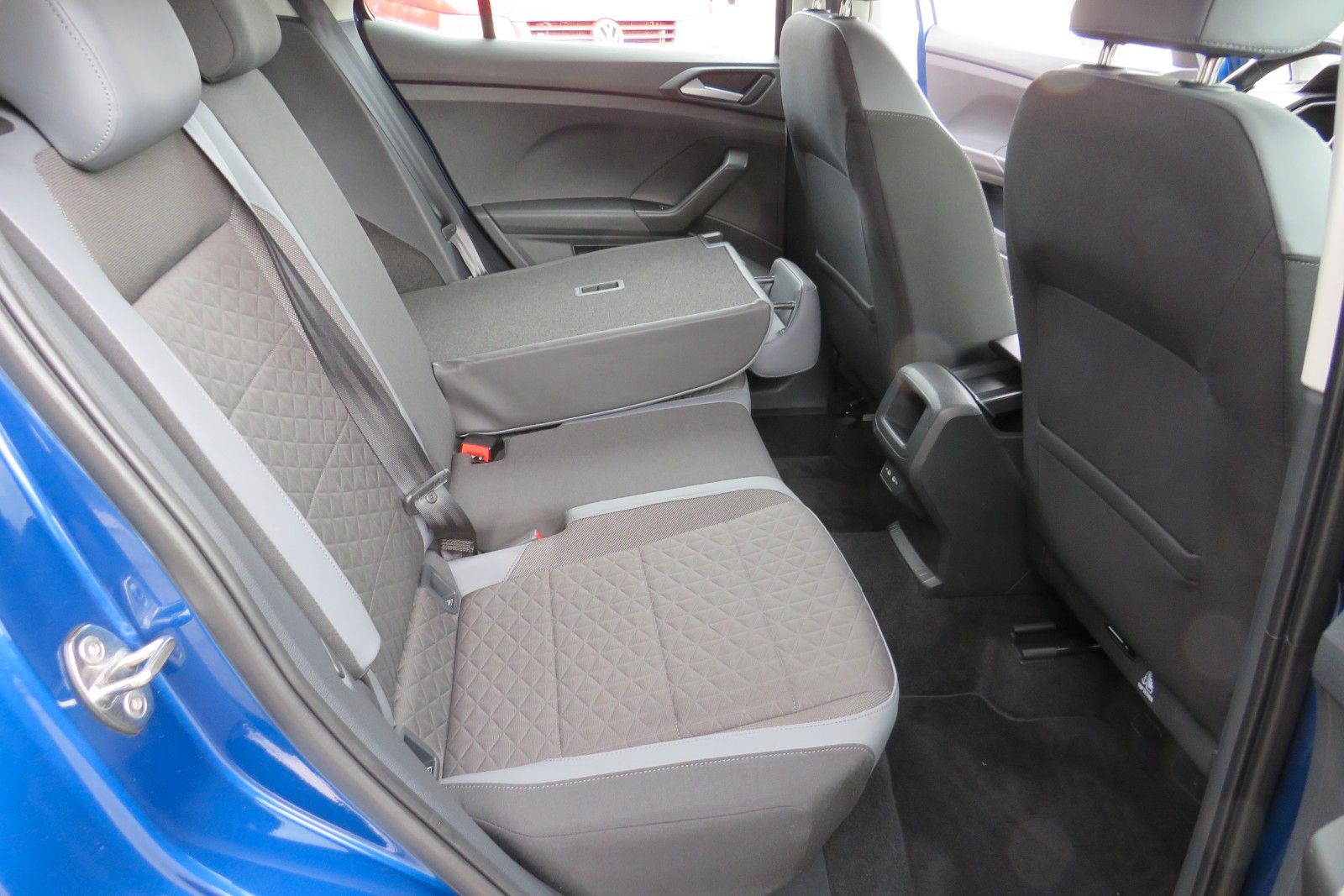 Fahrzeugabbildung Volkswagen T-Cross Highline DSG ACC NAVI AHK APP 1.HAND