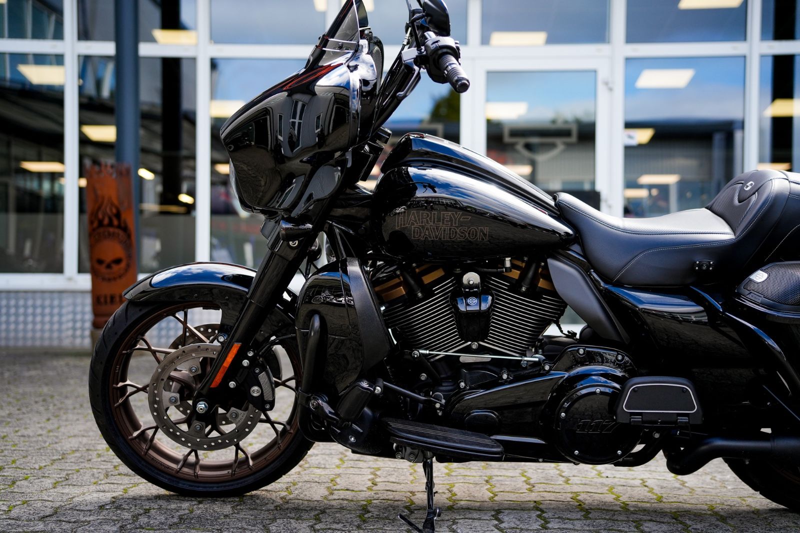 Fahrzeugabbildung Harley-Davidson FLHXST STREET GLIDE ST 117 - Kesstech - Rockford
