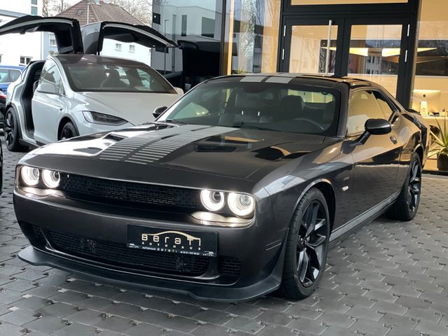 Dodge Challenger 5.7  V8 HEMI 381PS/Schalter /Neu Insp