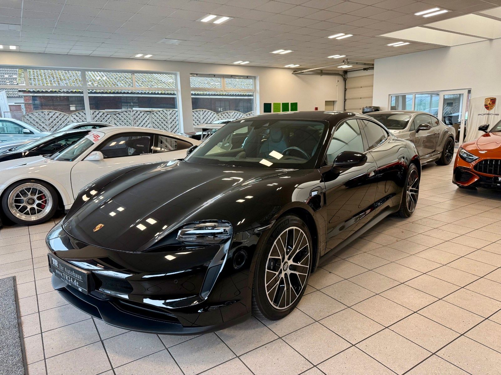 Fahrzeugabbildung Porsche Taycan Performance Panorama/SportChrono/WP