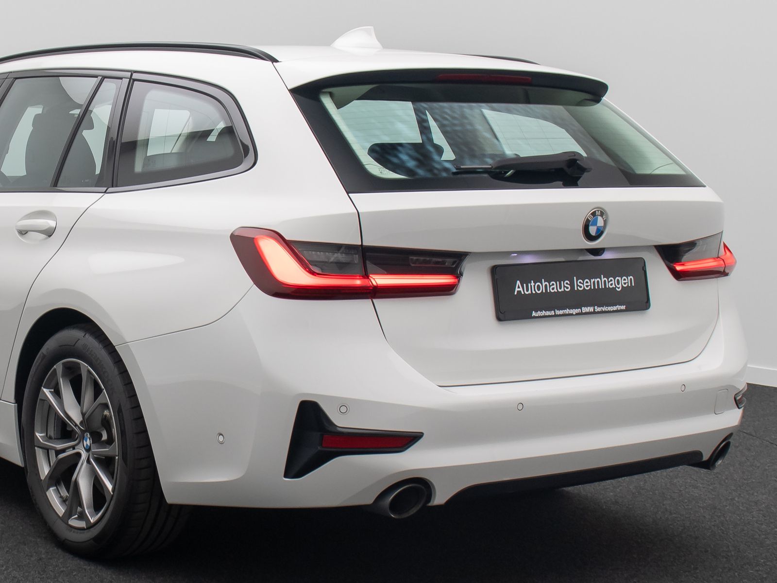 Fahrzeugabbildung BMW 330d xD Sport Line DAB Kamera Laser Panorama
