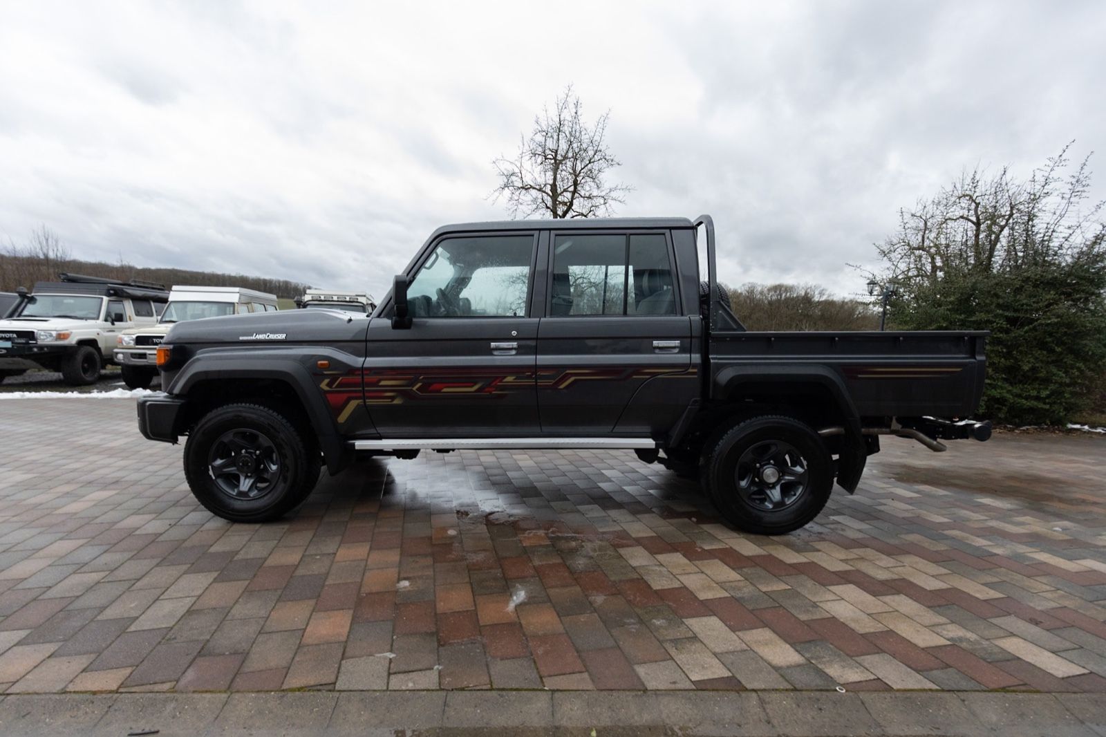 Toyota Land Cruiser GRJ 79DC VX LIM Facelift 2025 imagem 3