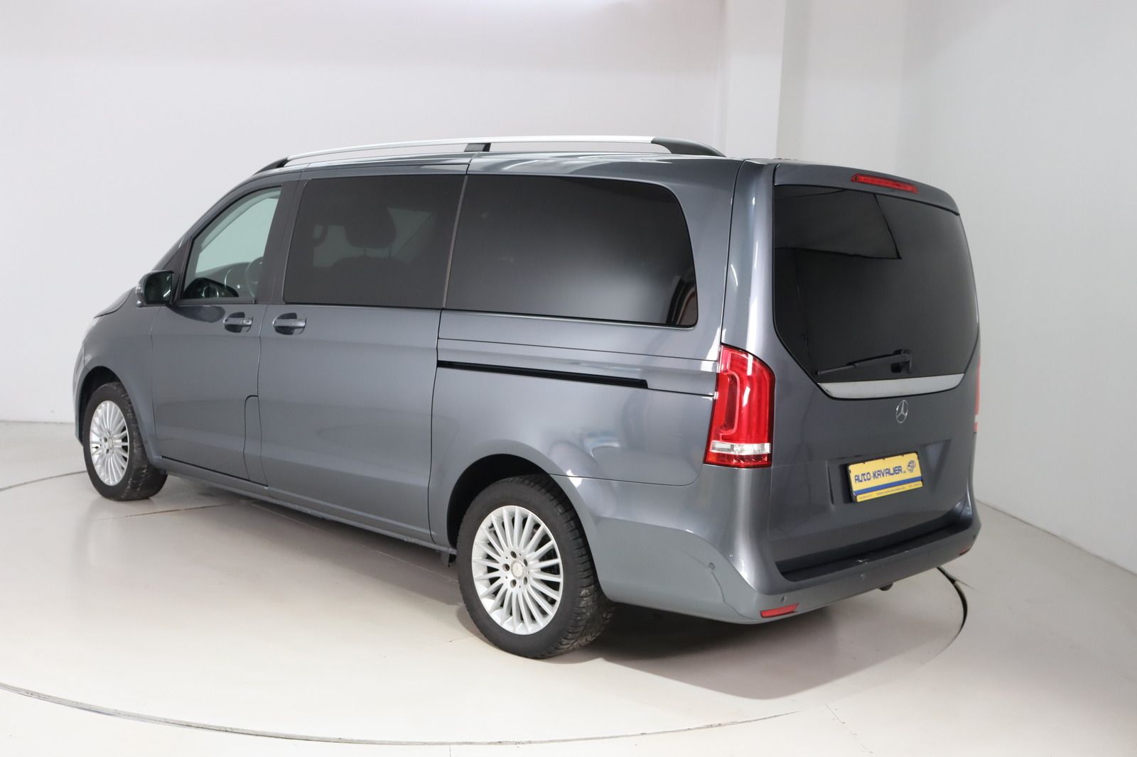 Fahrzeugabbildung Mercedes-Benz V 250 d lang 4-Matic * PDC * Navi * SHZ