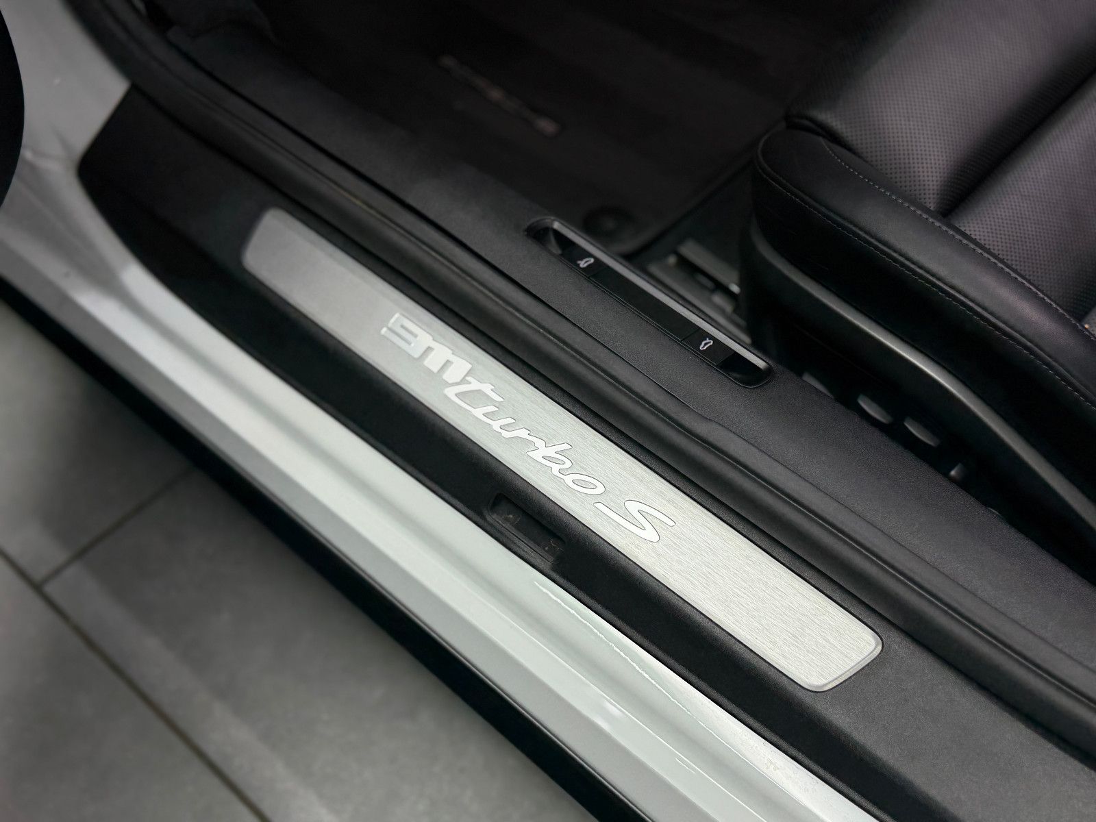 Fahrzeugabbildung Porsche 992 Turbo S|AERO-PAKET|BRABUS|BOSE|ACC|KW