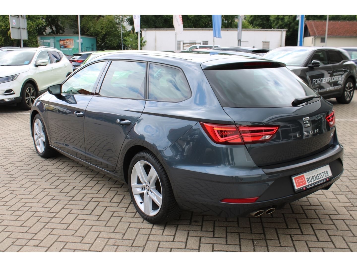 Fahrzeugabbildung SEAT Leon 1.5 TSI ST FR ACC LED Navi DAB PDC RFK AHK