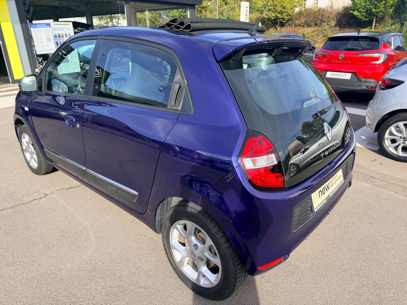 Fahrzeugabbildung Renault Twingo Intens "AUTOMATIK / FALTDACH / 1.HAND"