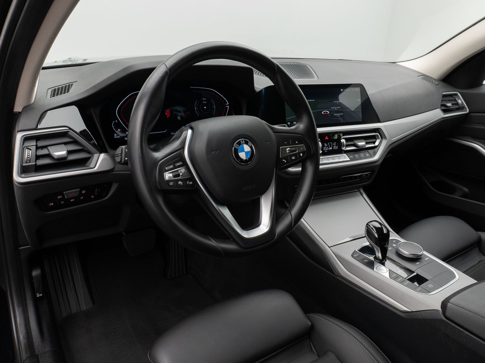 Fahrzeugabbildung BMW 320d DAB CockPitPr PDC AHK Stop&Go Komfort Sport