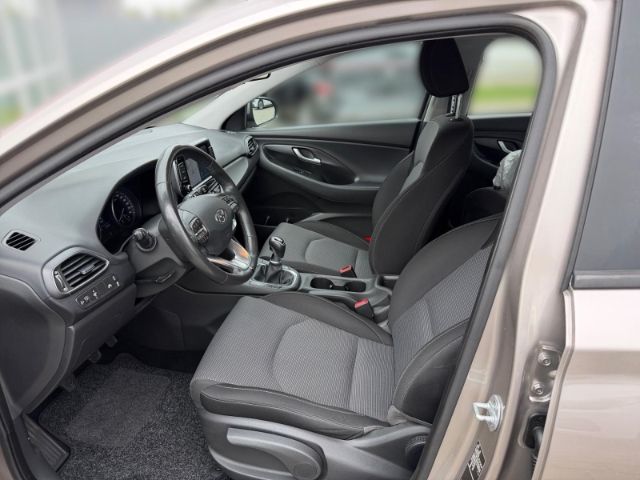 Fahrzeugabbildung Hyundai i30 Select 1.4 Navi Apple CarPlay Android Auto F