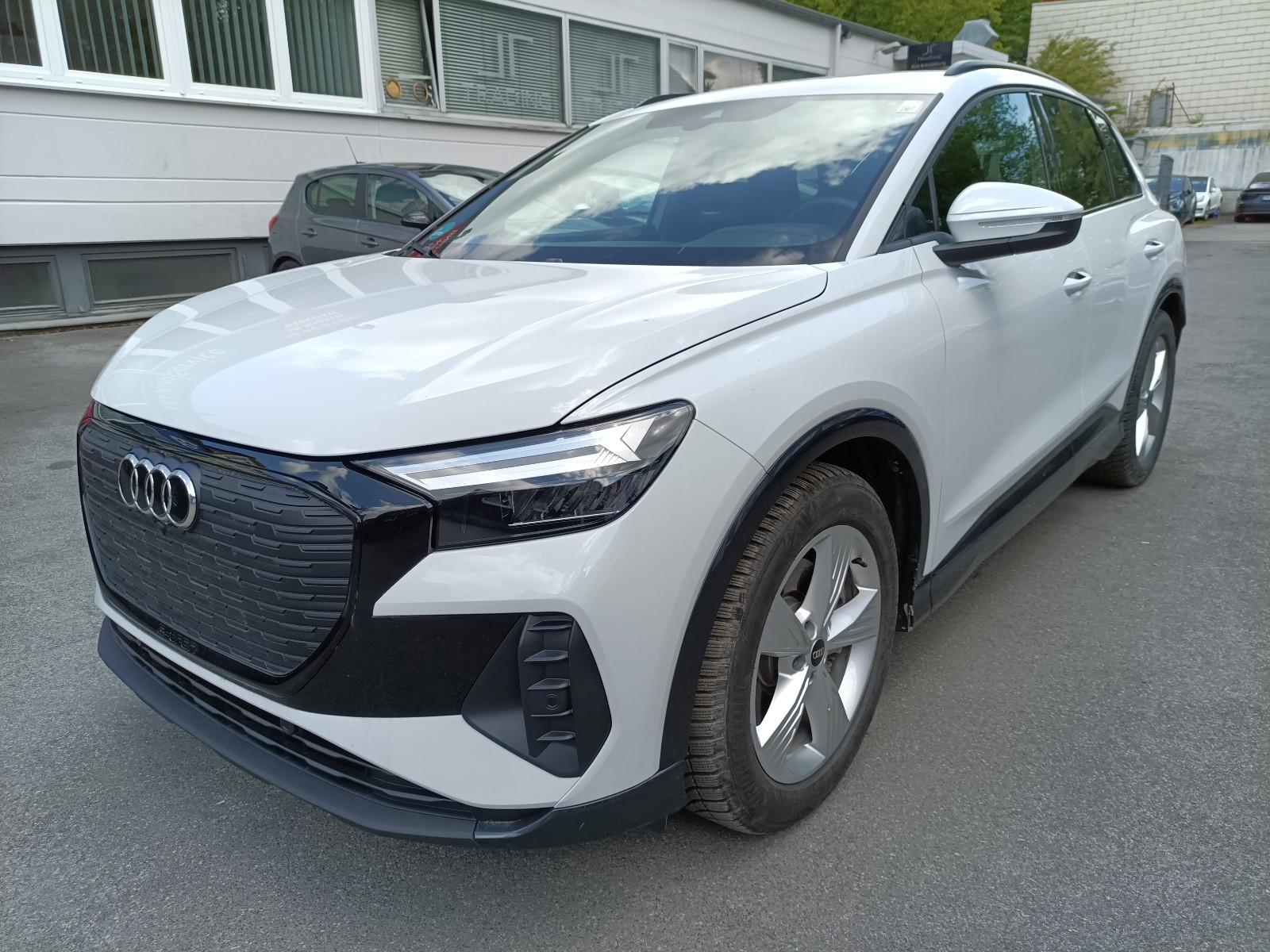 Audi Q4 e-tron 45 *AHK*ACC*SHZ*SportSi+FW*19"*SoH101%