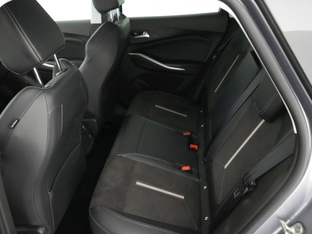 Grandland GSe PHEV 4X4 AT+ANHÄNGERKUPPLUNG+NAVI+