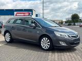 Opel Astra J Sports Tourer Innovation - Opel Astra aus 2011: Sports Tourer