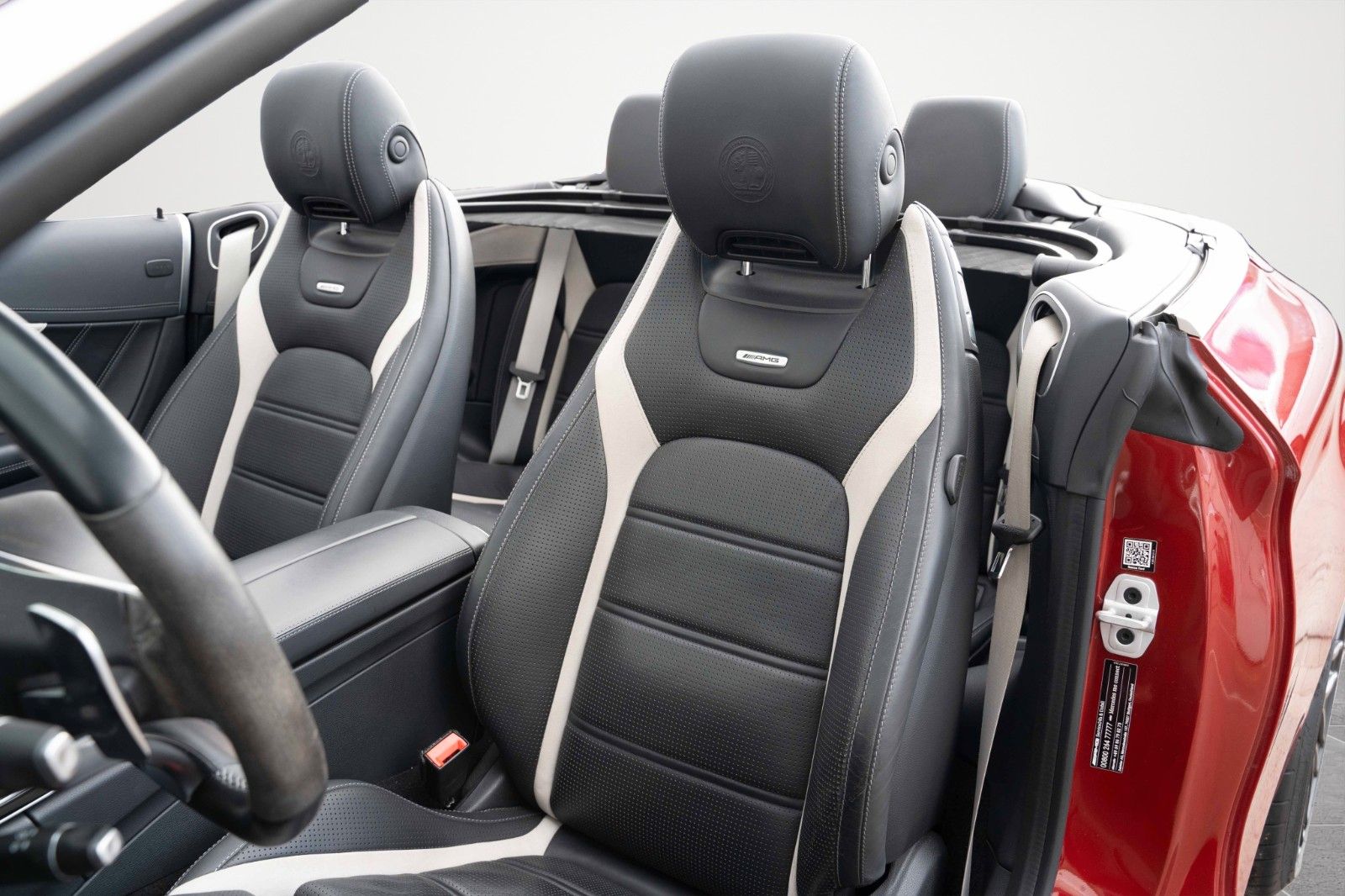 Fahrzeugabbildung Mercedes-Benz C 63S AMG V8 CARBON BURM HUD NIGHT KAM 360°