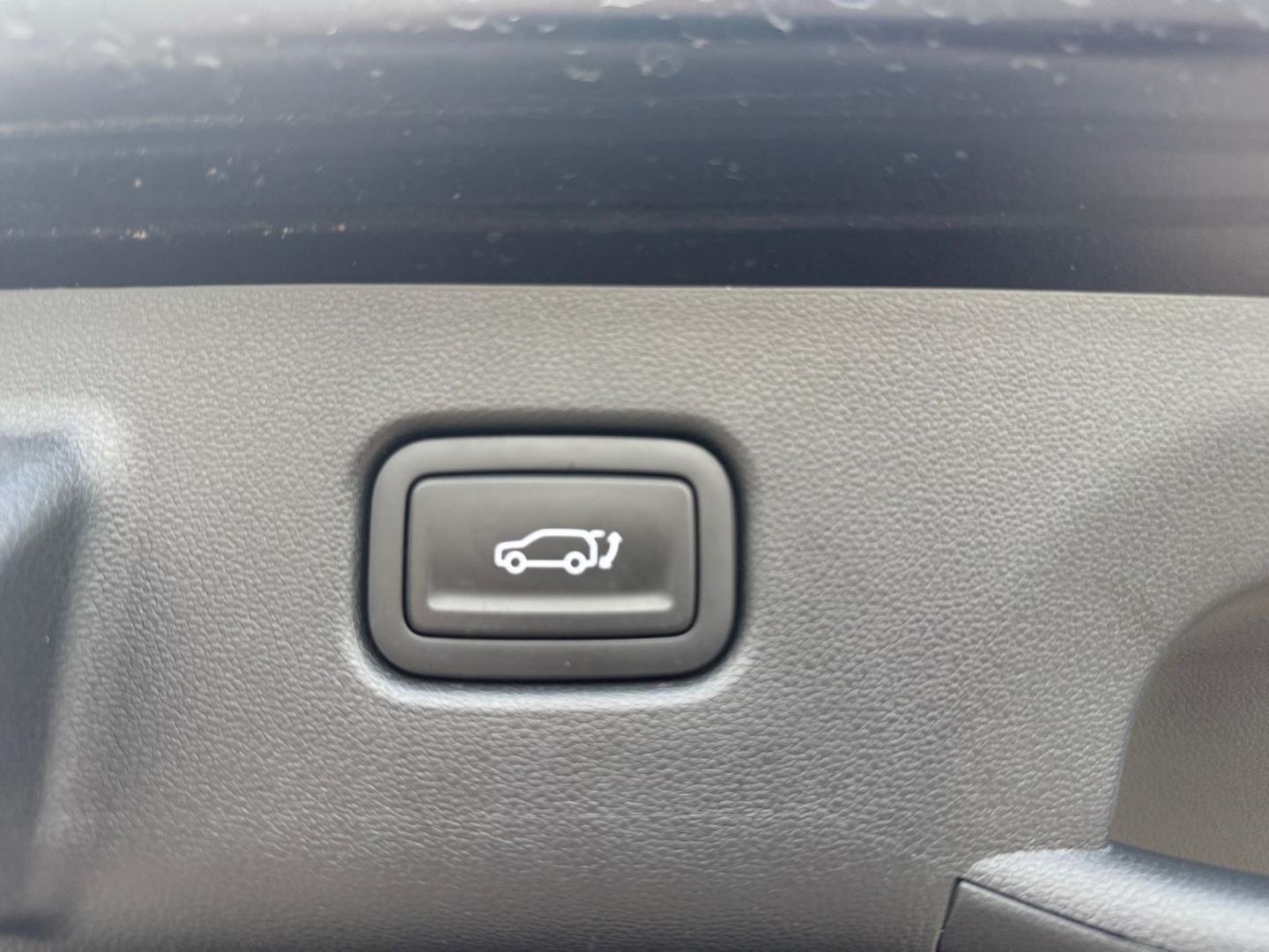 Fahrzeugabbildung Hyundai KONA Elektro PRIME 65,4kWh SITZ-P+ALLWETTER+360°