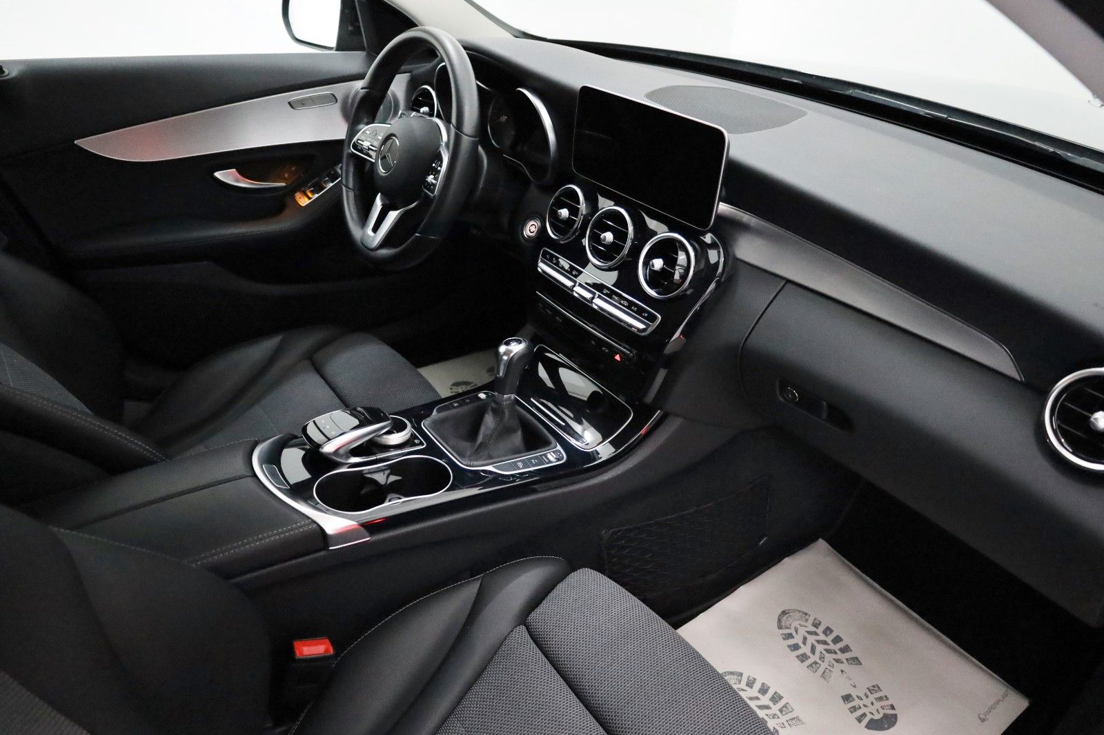 Fahrzeugabbildung Mercedes-Benz C 180 CGI T T.Leder,Navi,LED.Panorama,Kamera