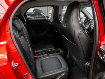 Smart ForFour BRABUS Xclusive Kamera Navi JBL-Sound