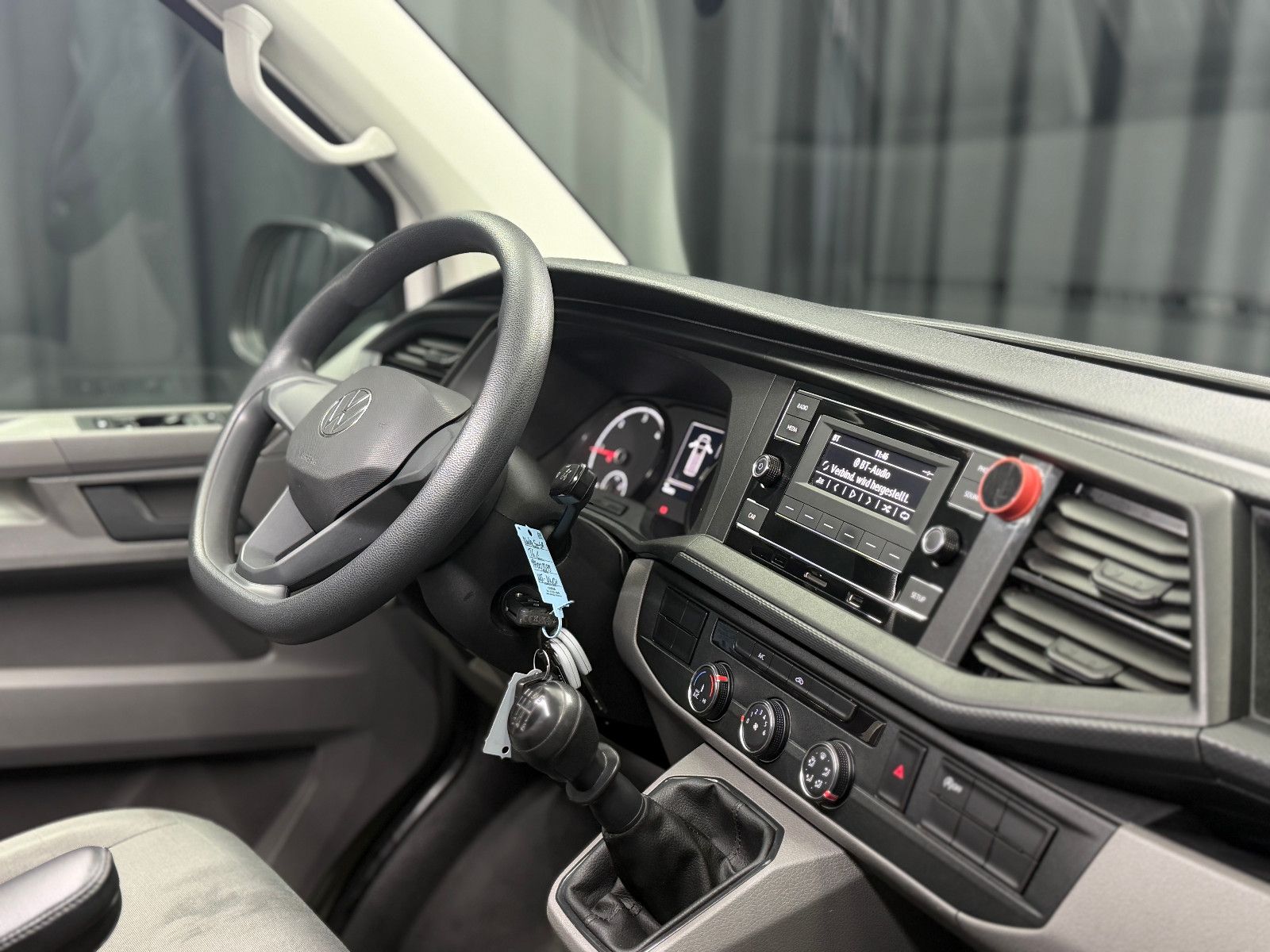 Fahrzeugabbildung Volkswagen T6.1 Transporter Kasten lang FWD|AC|PDC