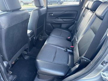 Mitsubishi Outlander - 9