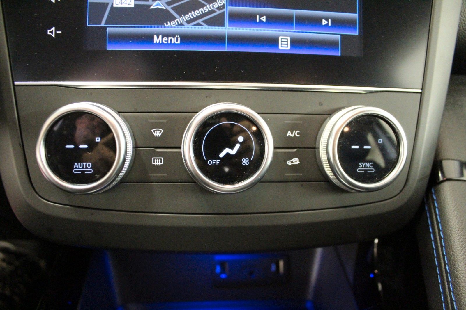 Fahrzeugabbildung Renault Kadjar TCe 140 EDC Limited  Automatik