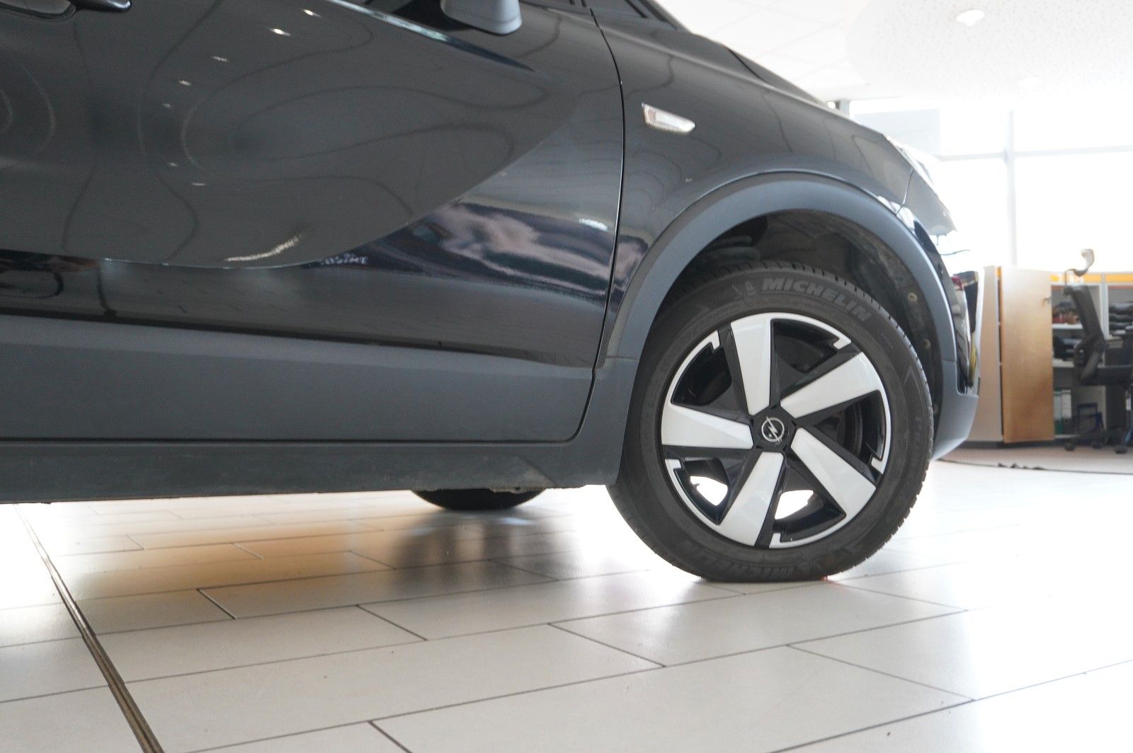 Fahrzeugabbildung Opel Crossland (X) 1.5D EDITION NAVI/LED/TEMP./DAB+