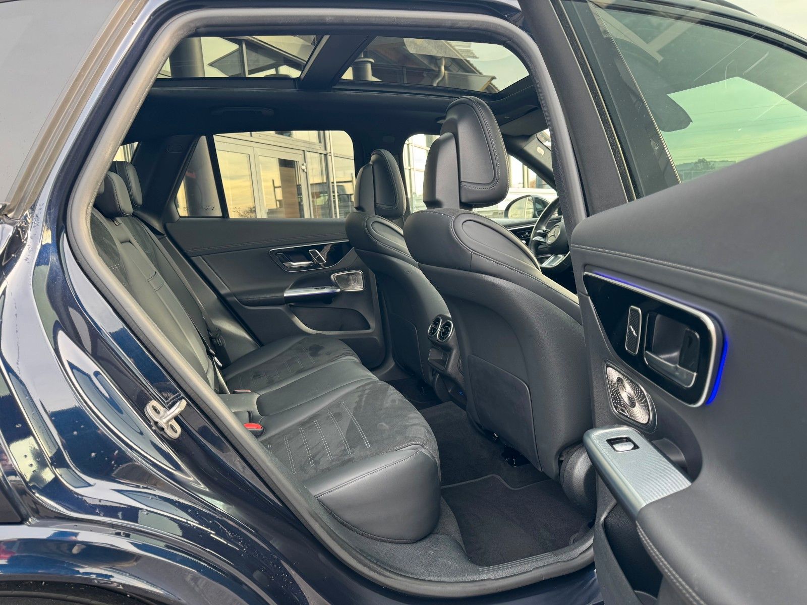 Fahrzeugabbildung Mercedes-Benz GLC 300 4M+AMG+Pano+Burm+360+Memory