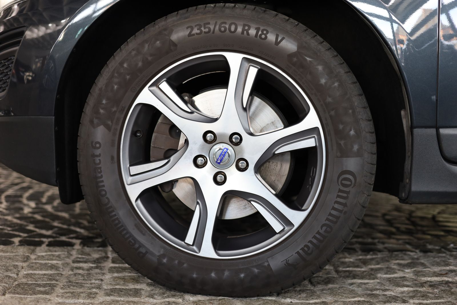 Fahrzeugabbildung Volvo XC60 Summum KAM MEMO LEDER XENON AHK SCHECKHEFT