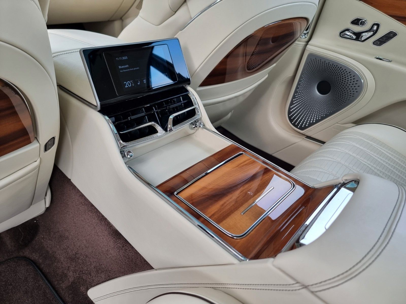 Fahrzeugabbildung Bentley Flying Spur 6.0 W12/Full options/UPE 340tEur/1A