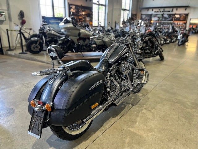 Fahrzeugabbildung Harley-Davidson FLSTNSE CVO SOFTAIL DELUXE