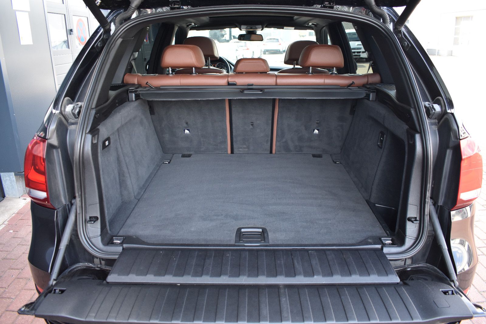 Fahrzeugabbildung BMW X5 M50d*RFK*XEN*PANO*H&K*NAVI*MIETKAUF