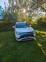 Mitsubishi Outlander 2.4 MIVEC PLUG-IN HYBRID 4WD Top Top - Mitsubishi Outlander von privat
