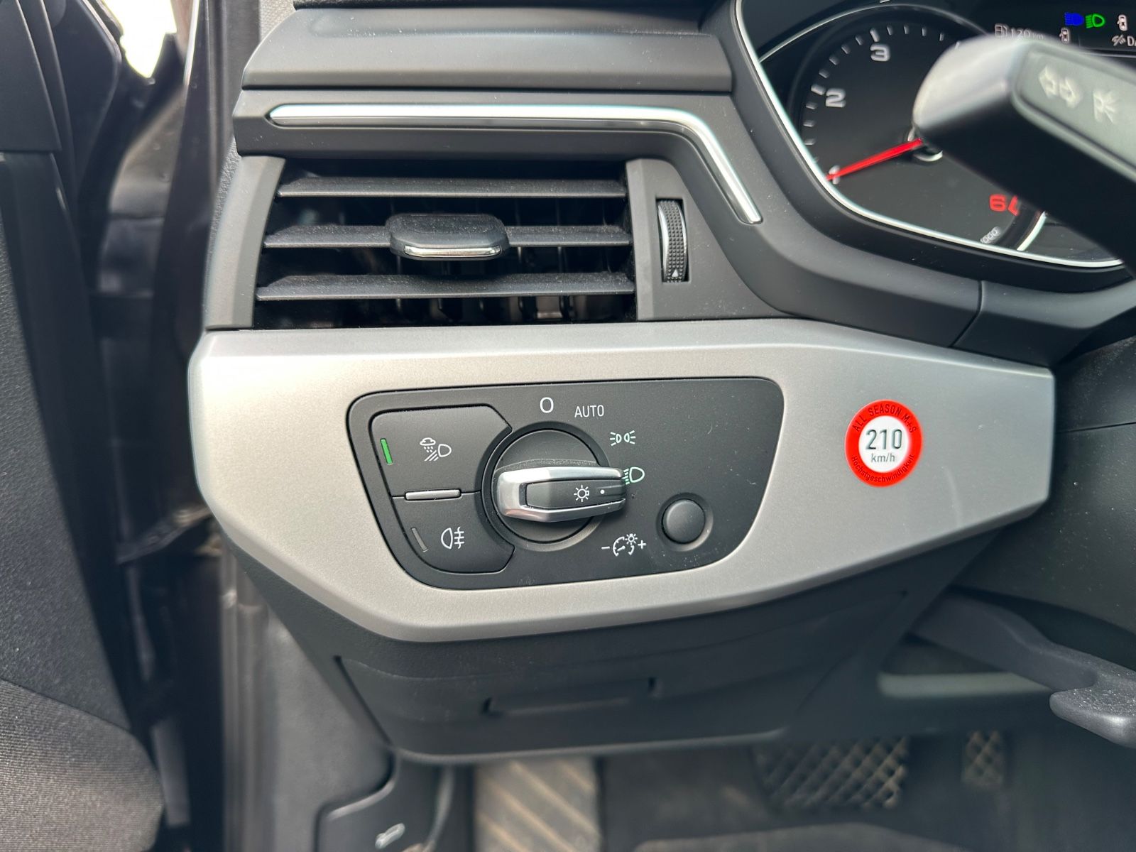 Audi A4 Avant 40 TDI S-LINE*NAVI*LED*AHK* foto 20