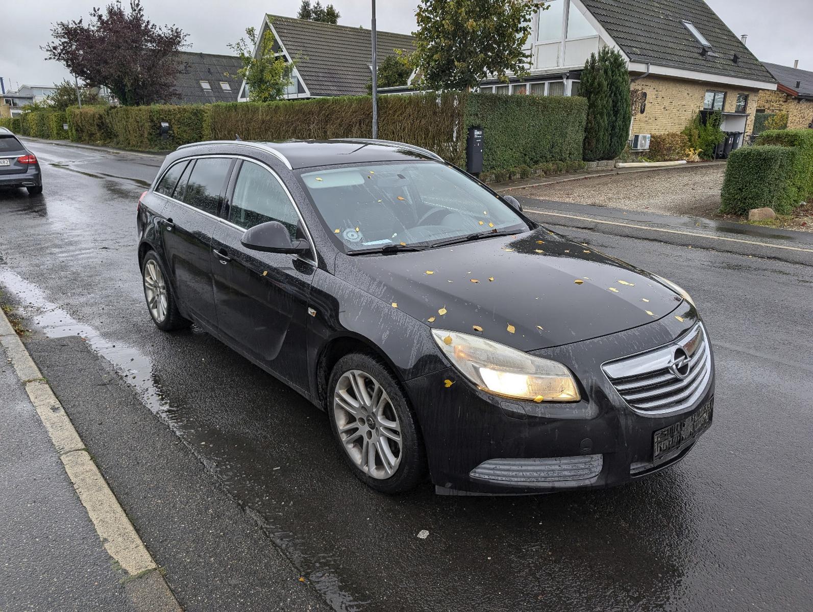 Opel Insignia 2011 — engine 1.598 cm³, 179 HP (132kW)