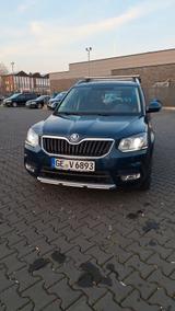 Skoda Yeti1.4TSI Edition Navi Klima blau Panorama Dach