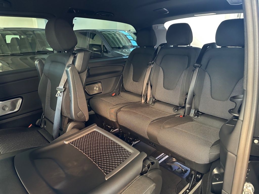 Fahrzeugabbildung Mercedes-Benz V 300 d Style lang 4MATIC Standheizung AHK AUT