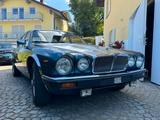 Jaguar XJ12 Serie III Two-Tone Chromspeiche Liebhaber - blaue Jaguar XJ12